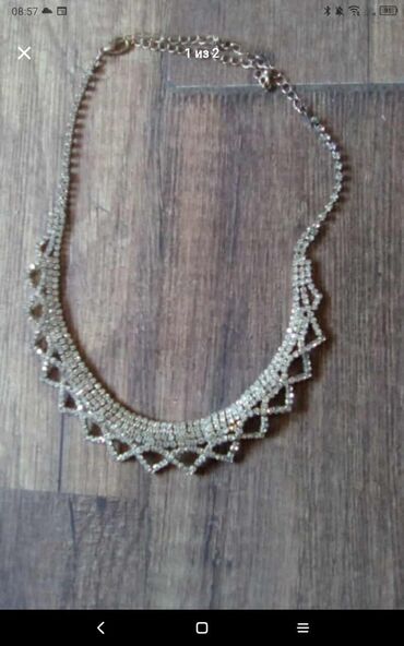 Bilərziklər: Zərif qaşlı boyunbağı - Material: metal əsas, parlaq şəffaf qaşlarla