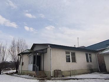 Продажа коттеджей и домов: Продаётся 4-комнатный жилой дом со всеми удобствами. Дом в хорошем — 18