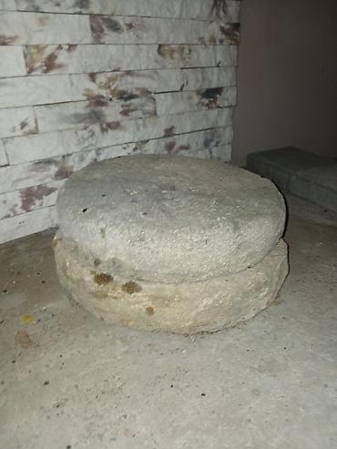 Daş dəyirman daşı (ikiqat) - Material: təbii daşdan yonulmuş üst və