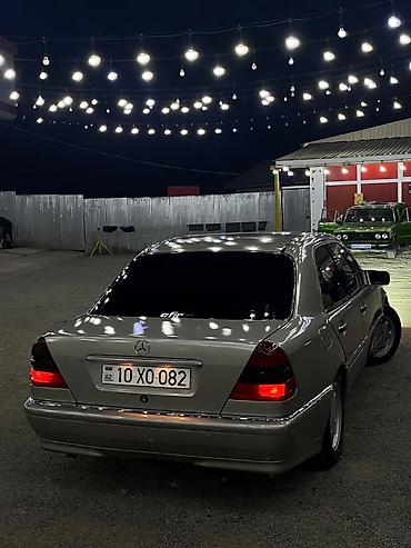 w203 mercedes: Mercedes-Benz C-Class: 1.8 l | 1994 il Sedan — 2