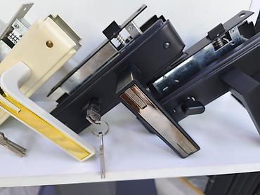 Metal qapılar üçün dəstəkli qapı kilidi və tutacaq dəstləri Məhsul