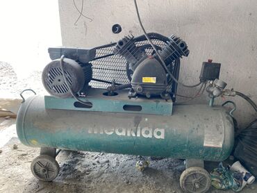 сварочный аппарат в баку: Kampressor!!Salam 100litrdir amma porşenləri böyüdülüb və sarğısı