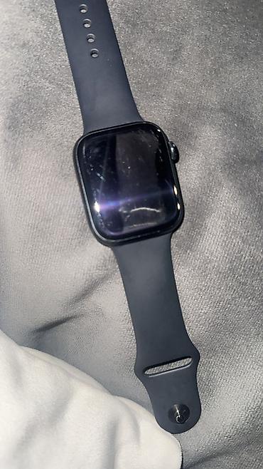 Smart saatlar: Apple Watch Series 7, 45 mm, qara alüminium korpus və qara silikon — 3