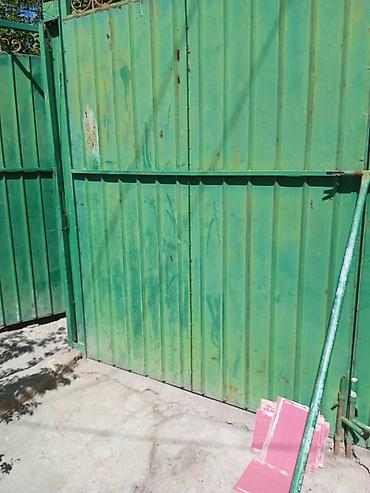 Продажа коттеджей и домов: Продаётся частный дом с двором и воротами. - Участок с широкими — 4