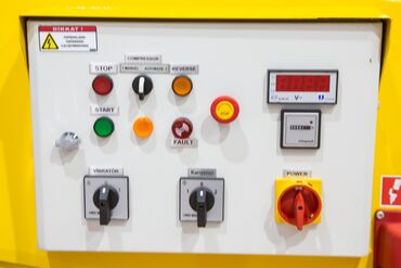 Аппараты для штукатурки и шпаклевки: Агрегат сатылат в наличии бар срочно штукатурка кылганы штукатурный — 25