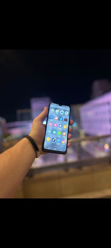 Адаптеры: Samsung Galaxy A20e, цвет - Черный