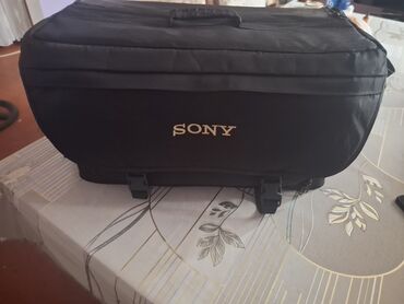 Videoçəkiliş üçün nəzərdə tutulmuş "Sony" videokamera. Kamera "HD"