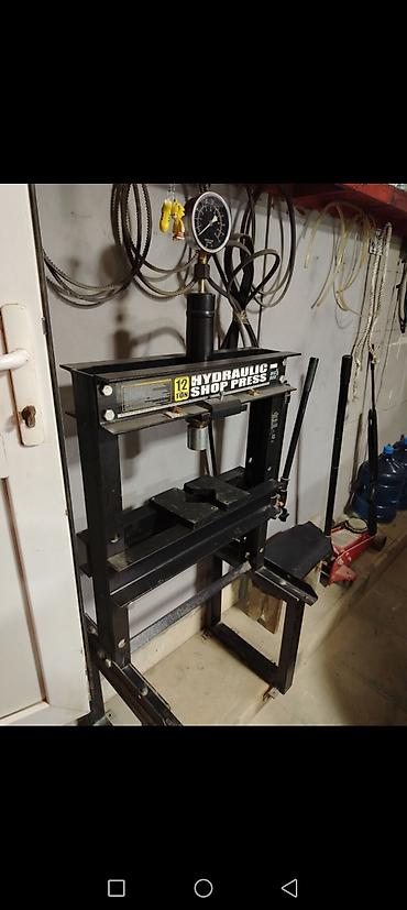 su matoru gidrafon: 12 tonluq hidravlik pres – BIG RED Hydraulic Shop Press - Yükləmə — 3