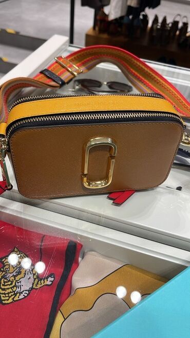 qadın cemperləri: Çiyin çantası, Marc Jacobs
