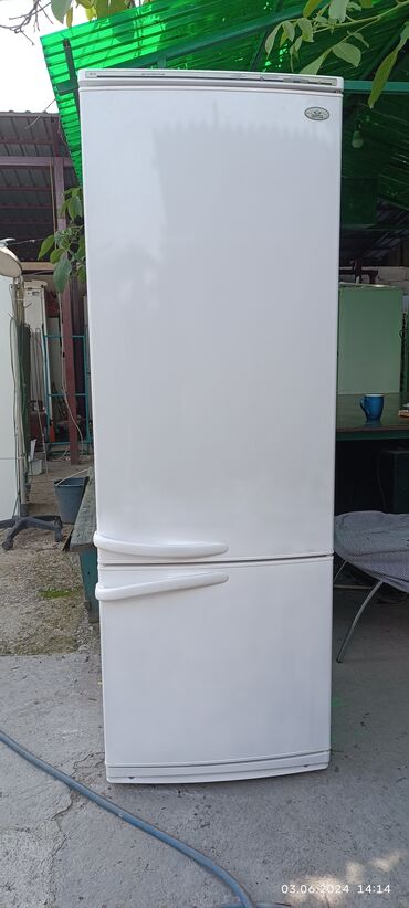 продам старый холодильник: Холодильник Atlant, Б/у, Двухкамерный, De frost (капельный), 60 * 175 * 60