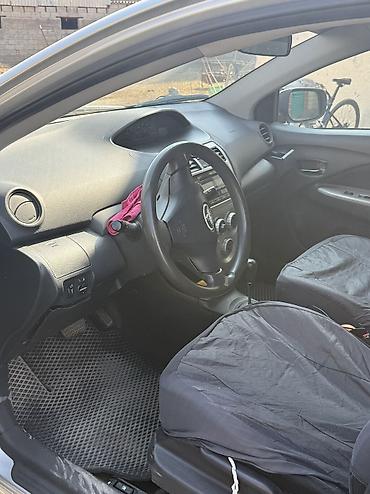 shevrolet cobalt: Toyota Yaris: 2008 г., 1.5 л, Автомат, Бензин — 2