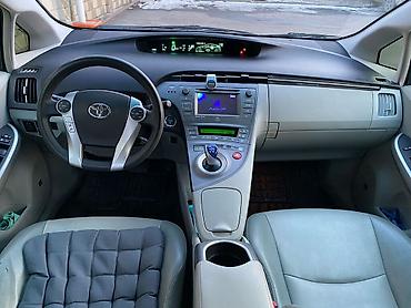 Toyota: Toyota Prius: 2012 г., Гибрид — 1