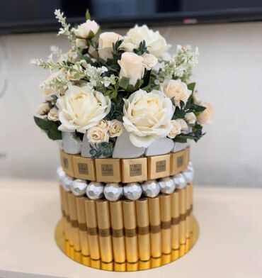 Eynəklər: Mərtəbə şokolad xonçası sifariş qəbul olunur.Çatdırılma var 0554992321
