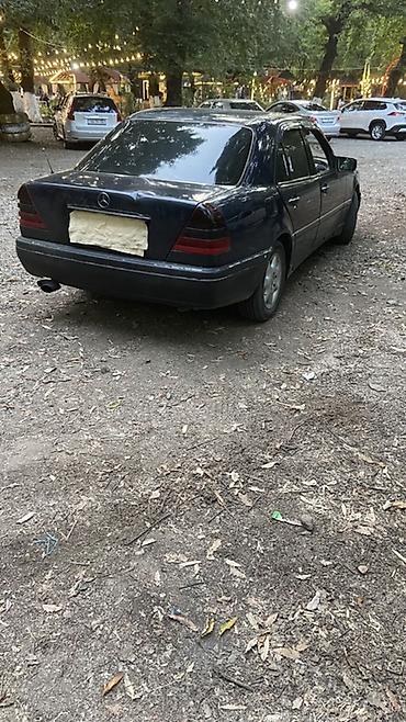 benzinli moped: Mercedes-Benz 220: 2.2 l | 1995 il Sedan — 3
