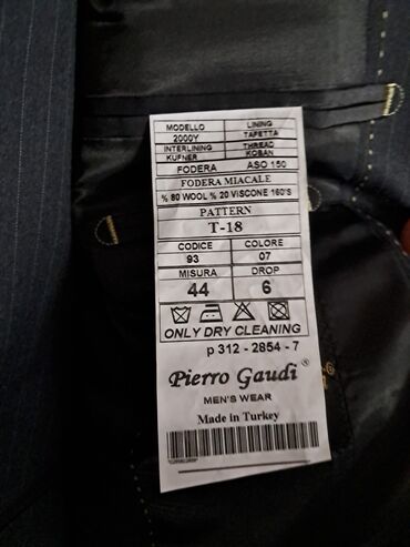 Pencəklər: Üçlü dəst. Pencək,jılet,şalvar. Vəziyyəti əla. Cəmi 2 dəfə toya — 10