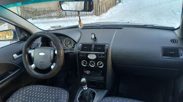 Ford: Ford Mondeo: 2001 г., 1.8 л, Механика, Бензин, Хэтчбэк