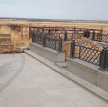 Ритуальные услуги: Изготовление оградок, Облицовка надгробий, Чистка могил | Металл, Мрамор, Дерево | Установка, Оформление — 29