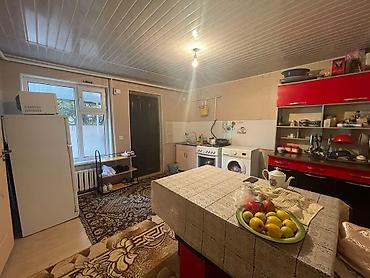 Продажа коттеджей и домов: Продается 3к . Дом + кухня 70 кв м коммуникации : вода, газ — 7