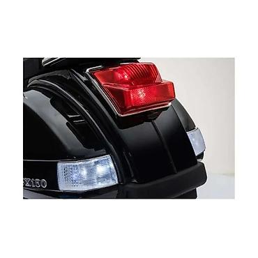 ograde za bebe: SKUTER ZA DECU VESPA CRNA 11/003-50 Autentično licencirani dečiji — 4
