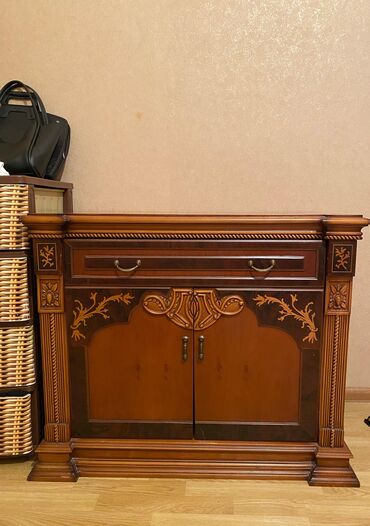 ikinci el qonaq desdi: İşlənmiş, Komod, TV altlığı, Servant, Kredit yoxdur