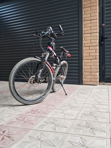 купить трюковой самокат в бишкеке: Şəhər və yüngül off-road üçün çoxfunksiyalı dağ velosipedi