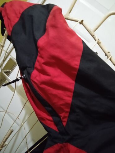 Zimske jakne: Billabong zimska/ski jakna sa kapuljačom, crno‑crvene pruge sa žutim — 14