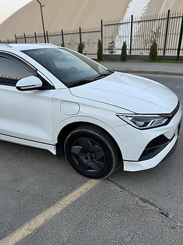 BYD: BYD E2: 2025 г., 0.1 л, Автомат, Электромобиль, Кроссовер — 2