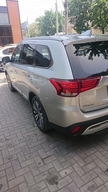 Mitsubishi: Mitsubishi Outlander: 2019 г., 2.4 л, Вариатор, Бензин, Кроссовер — 5