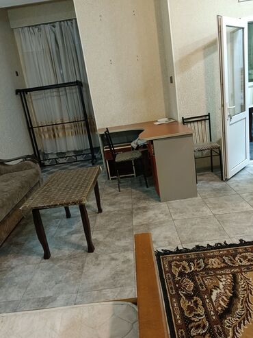 Uzunmüddətli kirayə mənzillər: Uzunmüddətli kirayə mənzil – tam mebellə - Geniş və işıqlı otaq — 23