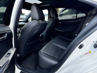 Lexus: Lexus IS: 2017 г., 2 л, Типтроник, Бензин, Седан — 9