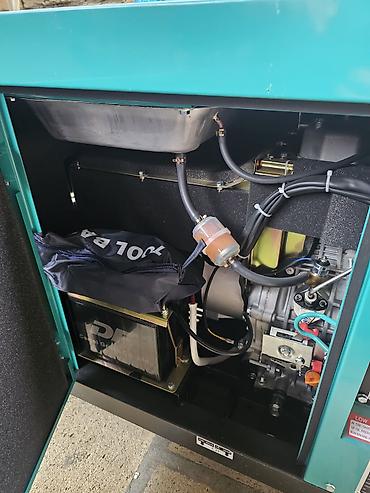 orginal saatlar: Səsboğucu korpuslu dizel generator dəsti Məhsulun təsviri: - Dizel — 4