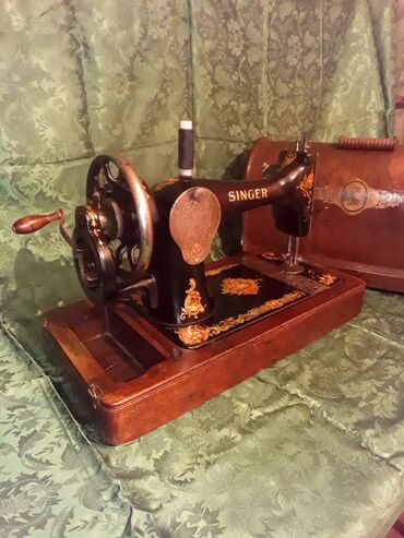 Qədim tikiş maşınları: Qədimi tikiş maşını SİNGER satılır.Şotlandiya Klaydbank ş (Clydebank) — 7