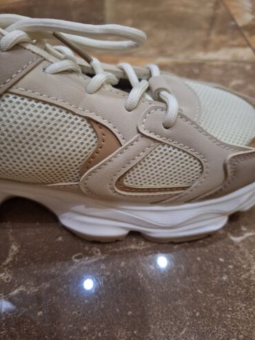 Patike: Patike, Reserved, veličina - 40 — 2