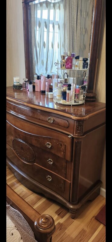 Yataq otağı dəstləri: Yataq Desti 750 azn satilir‼️taxtin matrasi var.dolab 3hisseden — 5