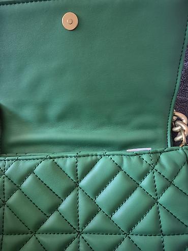 prstenje swarovski: Zara torbica.Kao nova. lanac zlatni masivan.Boja torbe je tamno zelena — 3