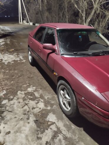 Mazda: Mazda 323: 1993 г., 1.6 л, Механика, Бензин