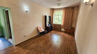 срочно продается квартира: 3 комнаты, 57 м², Сталинка, 3 этаж, Косметический ремонт