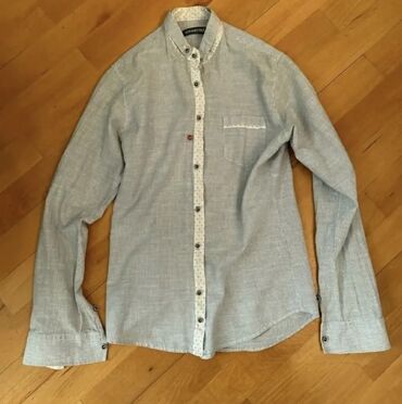 Köynək və bluzalar: Oğlan köynəkləri satılır.Təzədir.Çeşidlər var. Real alıcılar əlaqə — 5