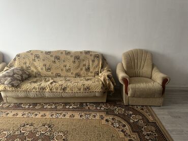 продаю старый мебел: Продается Комплект мебели из: Большого дивана, мини дивана, 2 кресла