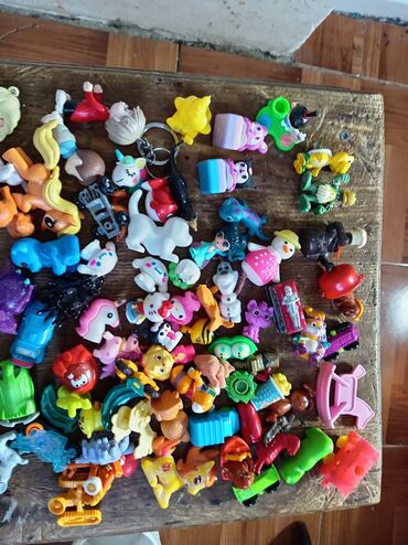 Kinder oyuncaqlar 70ededdi hamisi birlikdə 10azn