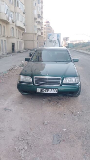 продажа бу авто в азербайджане: Mercedes-Benz C‑Class (W202) sedan – yaşıl rəng Xüsusiyyətlər: -