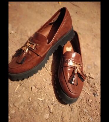 Tuflilər: Ayaqqabilar her çesidde.istiyen olsa yazsin qiymetlerini yazim — 5