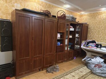 Двуспальные кровати: Двуспальная кровать, Б/у, С матрасом, длина - 10000 см