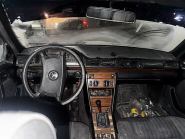 Mercedes-Benz: Mercedes-Benz W124: 1991 г., 2.6 л, Механика, Бензин, Седан — 5