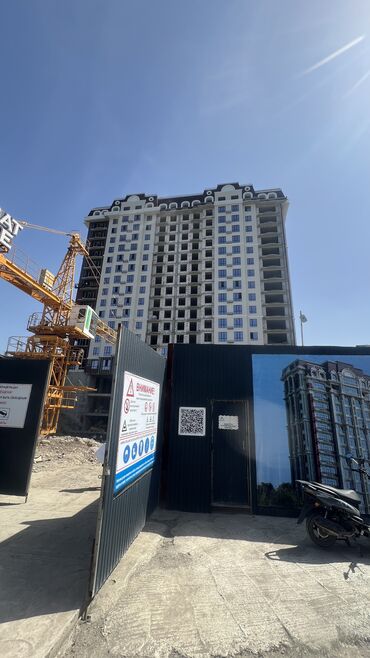 сдаю торговую площадь: 3 комнаты, 127 м², Элитка, 3 этаж, ПСО (под самоотделку)