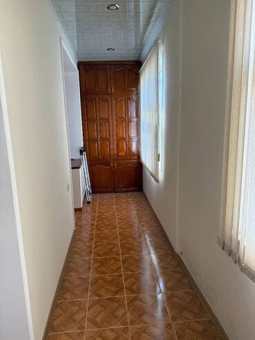 Uzunmüddətli kirayə mənzillər: Xətai rayonu, Xətai metrosuna piyada məsafədə yerləşən 4 mərtəbəli — 8