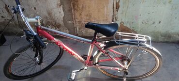 закрытое футбольное поле: 3000 ming som 
🚲🚵