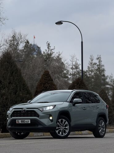 волво продаю: Toyota RAV4: 2022 г., 2.5 л, Автомат, Бензин, Кроссовер