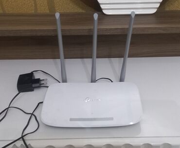 Modemlər və şəbəkə avadanlıqları: Modem tep tezedi hec bir ay işlenmiyib, 3 antenali yaxşisindandi cox