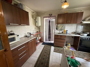 садовое дом: Дом, 130 м², 6 комнат, Риэлтор, Косметический ремонт